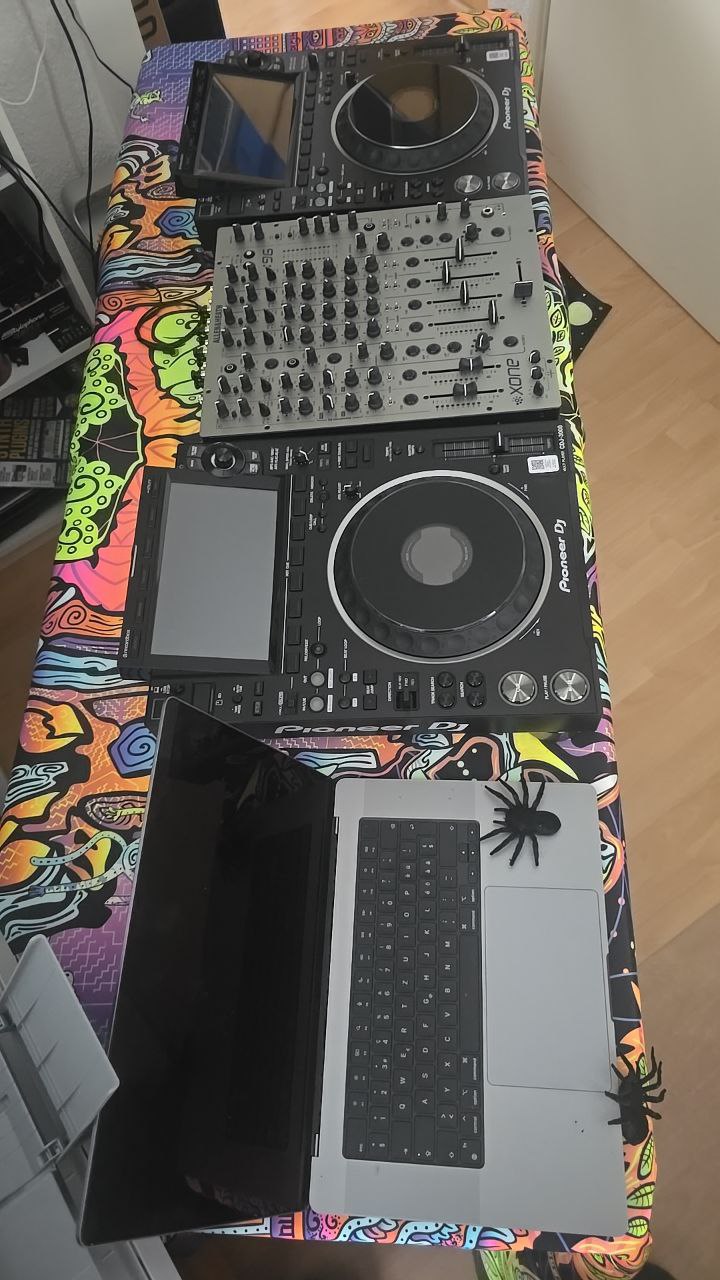 La Sphere Live-Setup mit CDJs und Xone:96